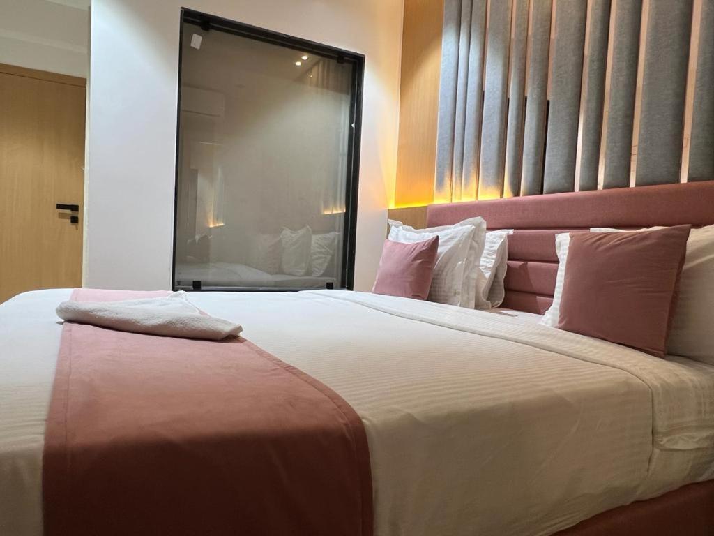 سورات Hotel Cozzy Palace المظهر الخارجي الصورة
