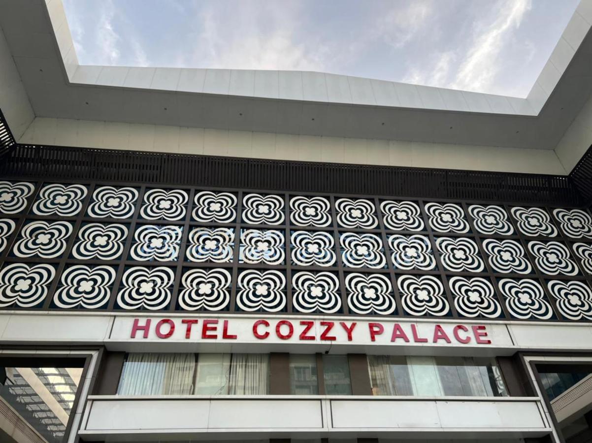 سورات Hotel Cozzy Palace المظهر الخارجي الصورة